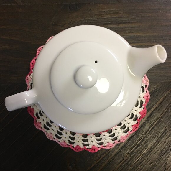 Japanese Porcelain Tea For One Lily Teapot with Cup - Picture 7 of 13